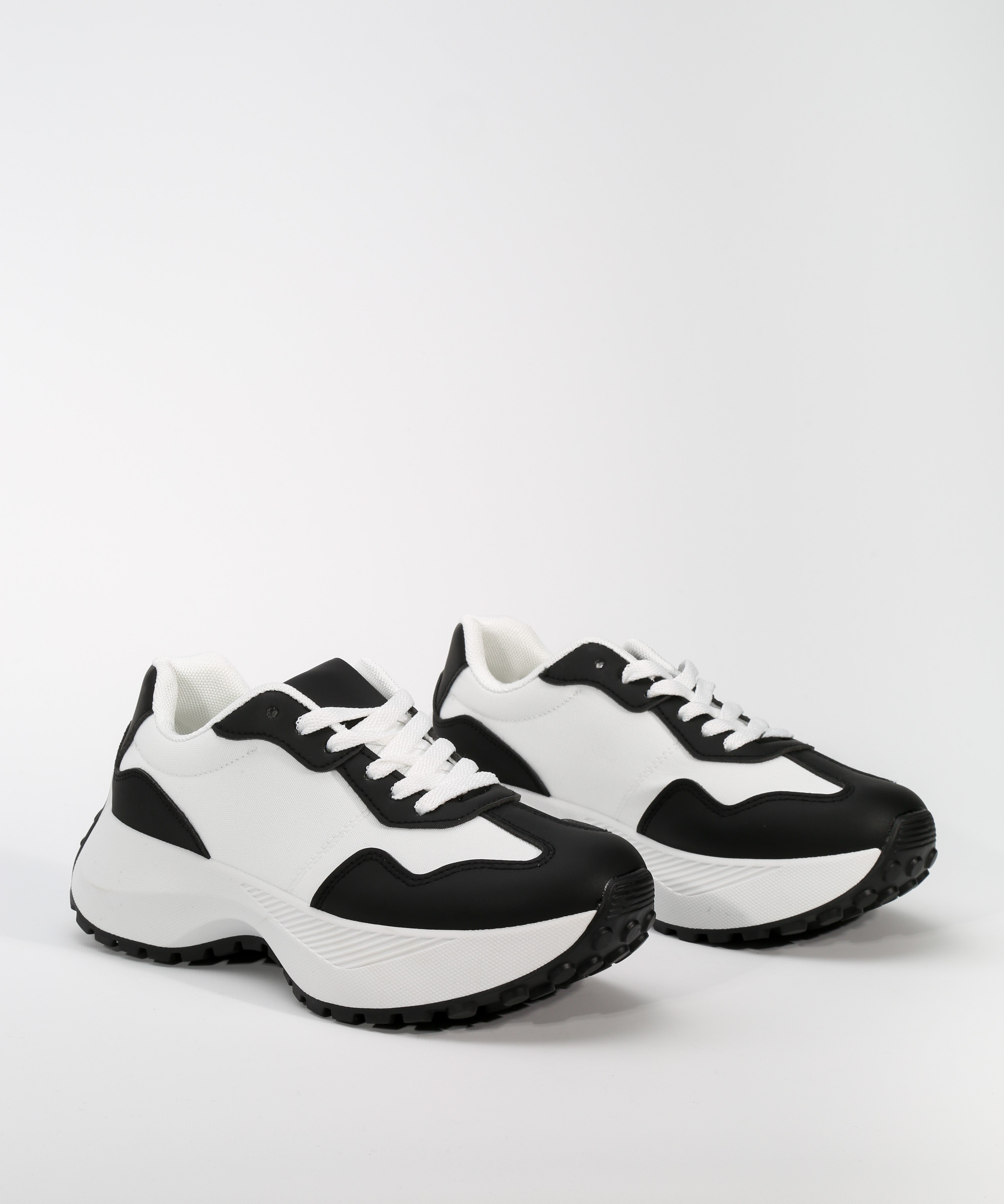 Zapatillas deportivas image number null